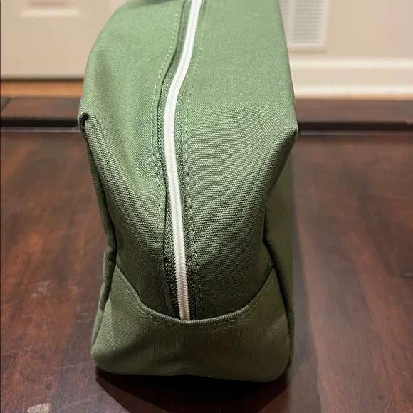 NWT Aveda accessory bag💚 - Picture 7 of 11